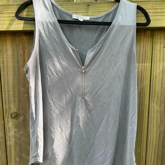Green Envelope Zippered Tank Top size Medium - Picture 2 of 7